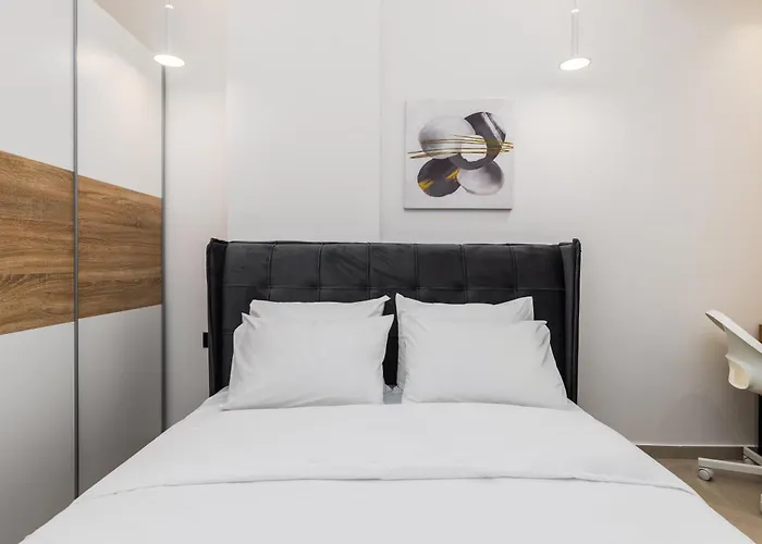 Апартаменты Solange By Halu! 2-bd Next To Metro Station *