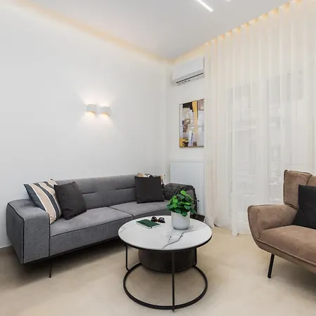 Solange By Halu! 2-bd Next To Metro Station