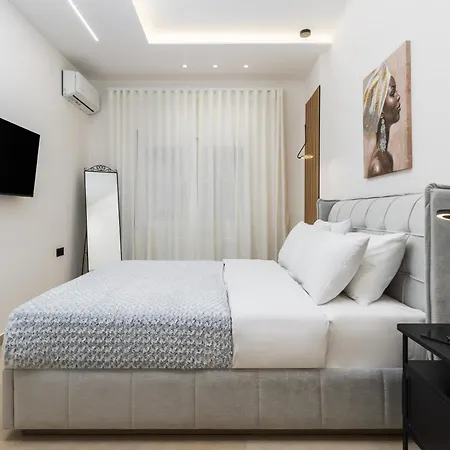 Solange By Halu! 2-bd Next To Metro Station *