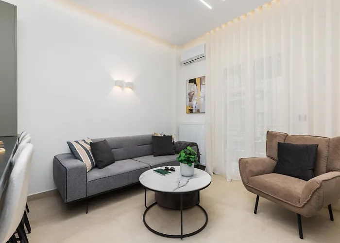 Solange By Halu! 2-bd Next To Metro Station