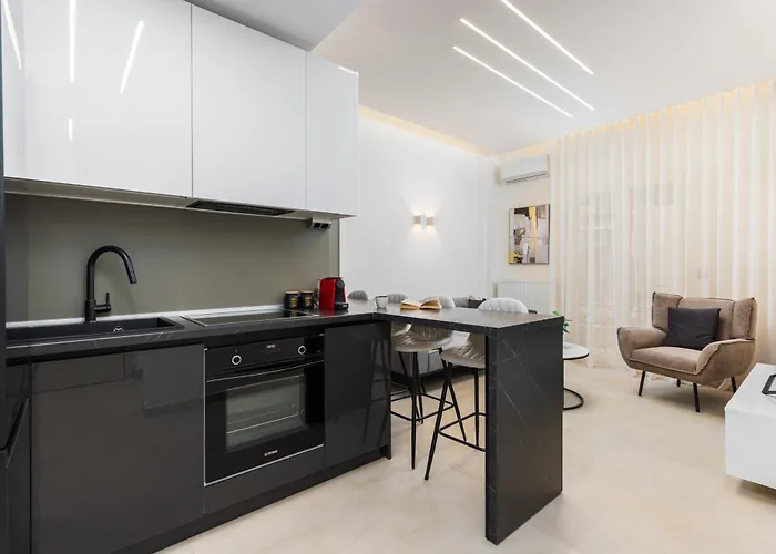 Solange By Halu! 2-bd Next To Metro Station Apartment *