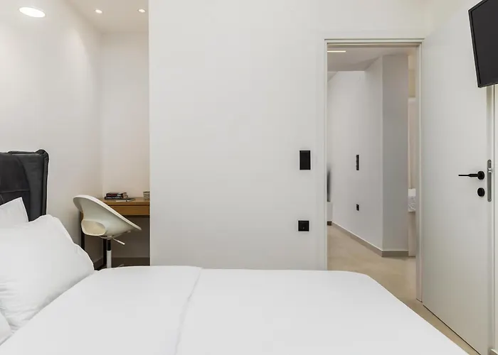 Solange By Halu! 2-bd Next To Metro Station Thessaloniki