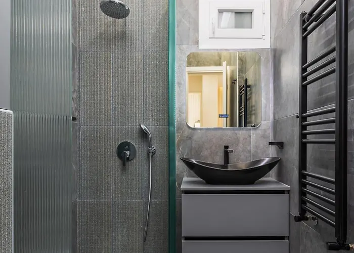 Solange By Halu! 2-bd Next To Metro Station