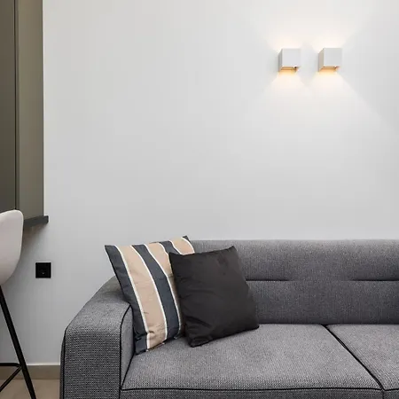 Solange By Halu! 2-bd Next To Metro Station * 塞萨洛尼基