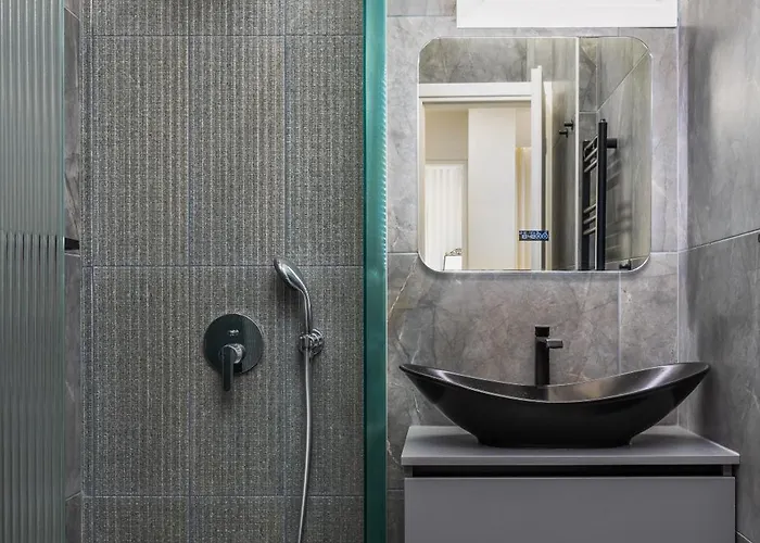 Solange By Halu! 2-bd Next To Metro Station * 塞萨洛尼基